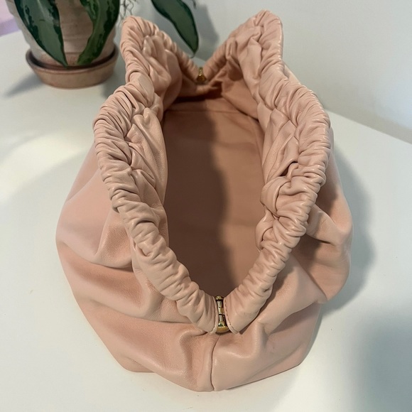 Mansur Gavriel Cloud Clutch in Puff - Picture 5 of 9